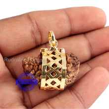 Load image into Gallery viewer, 1 Mukhi half moon shaped from India - Bead No. 167
